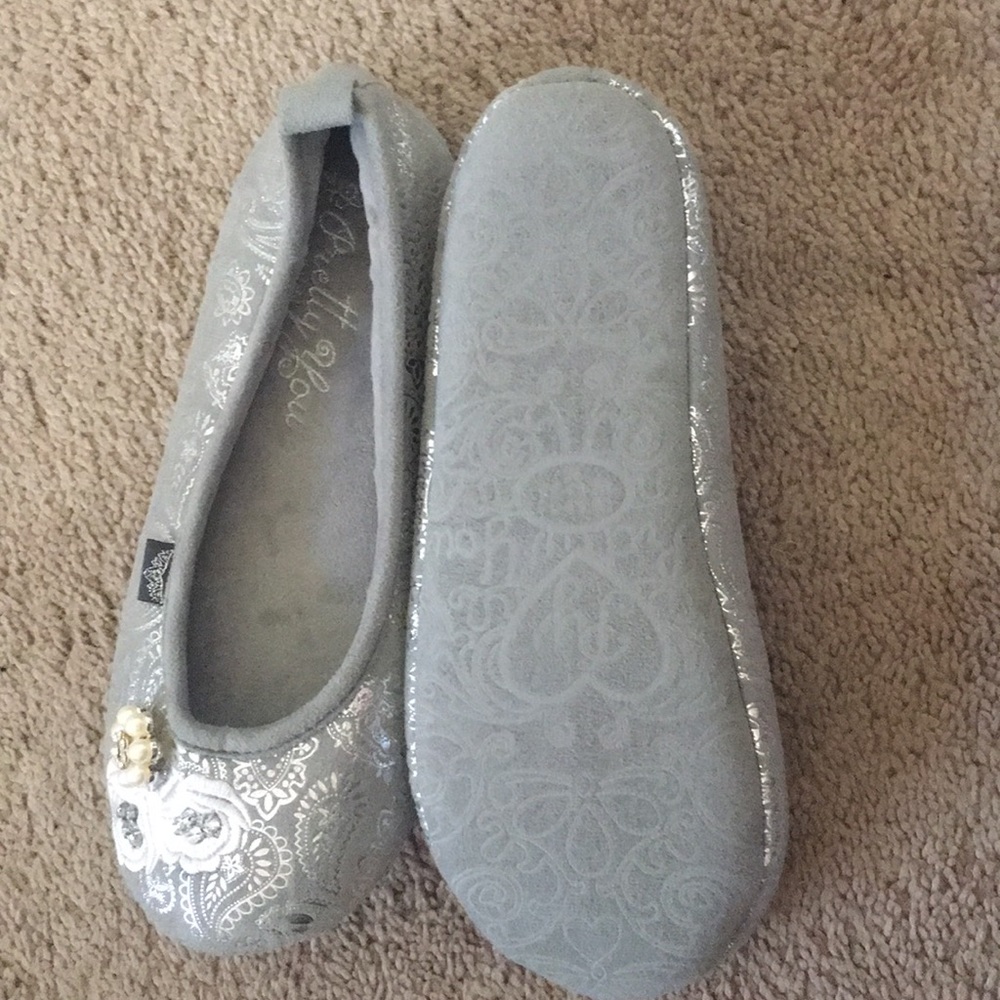 Slippers - Picture 2 of 2